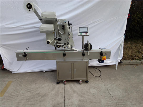 Yassi shisha uchun avtomatik yopishtiruvchi samolyot yorlig'i mashinasi 