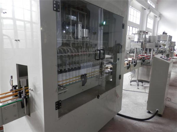 Zanglamaydigan po'latdan yasalgan to'liq avtomatik oqartirishni to'ldirish mashinasi