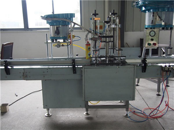 24 boshli shisha hojatxona suvini to'ldirish mashinasi