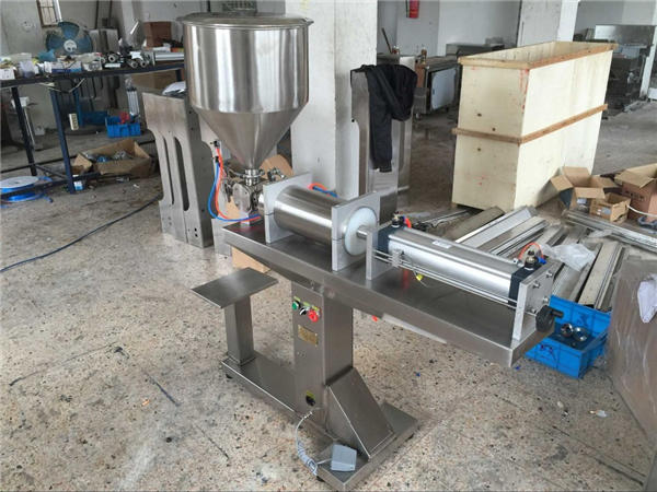 Yarim avtomatik bitta boshli asalni to'ldirish mashinasi