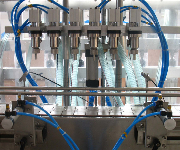 Olti boshli avtomatik suyuqlik to'ldirish mashinasi