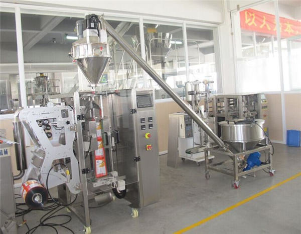 Kukunni ko'tarish va avtomatik kukun sumkasini to'ldirish mashinasi